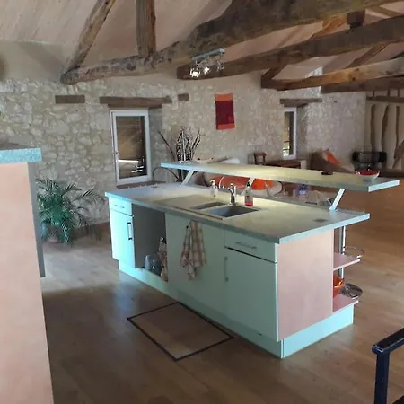 Maison Type Loft Au Coeur Du Village דירה